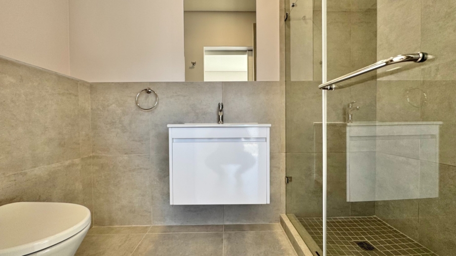 2 Bedroom Property for Sale in Whispering Pines Western Cape
